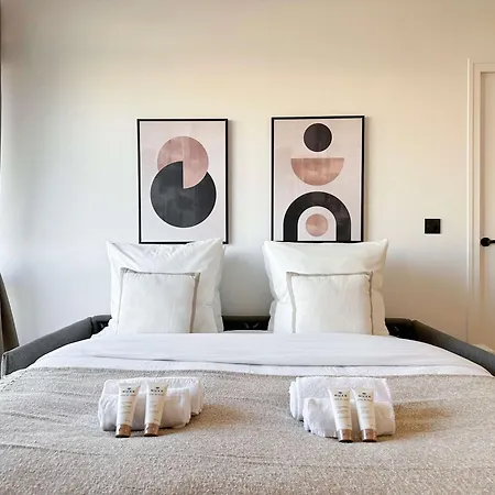 Apartment - Premium With Balcony And Lift For 5 Paris