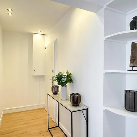 - Premium With Balcony And Lift For 5 Paris