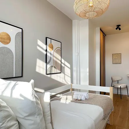 - Premium With Balcony And Lift For 5 *