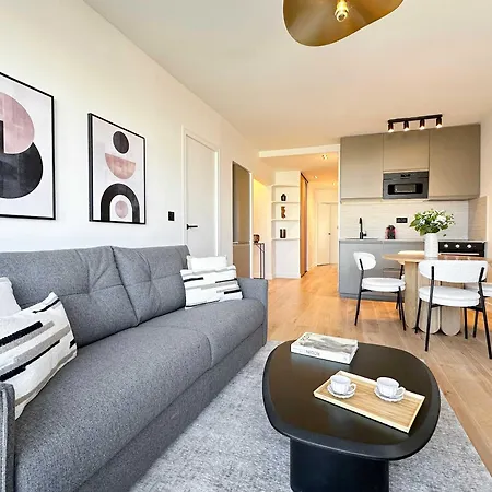 - Premium With Balcony And Lift For 5