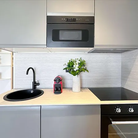 - Premium With Balcony And Lift For 5 * Paris