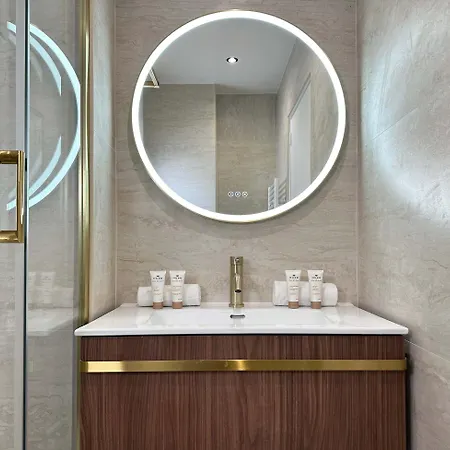 Apartment - Premium With Balcony And Lift For 5 Paris