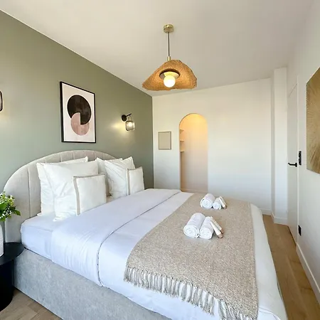 Apartment - Premium With Balcony And Lift For 5 Paris